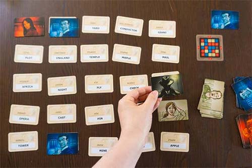 Codenames (اسم رمز): جاسوس‌بازی با کلمات